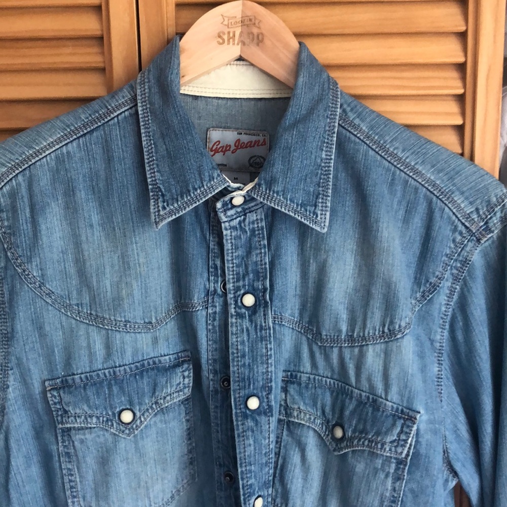 GAP VINTAGE DENIM/CHAMBRAYS SHIRT
